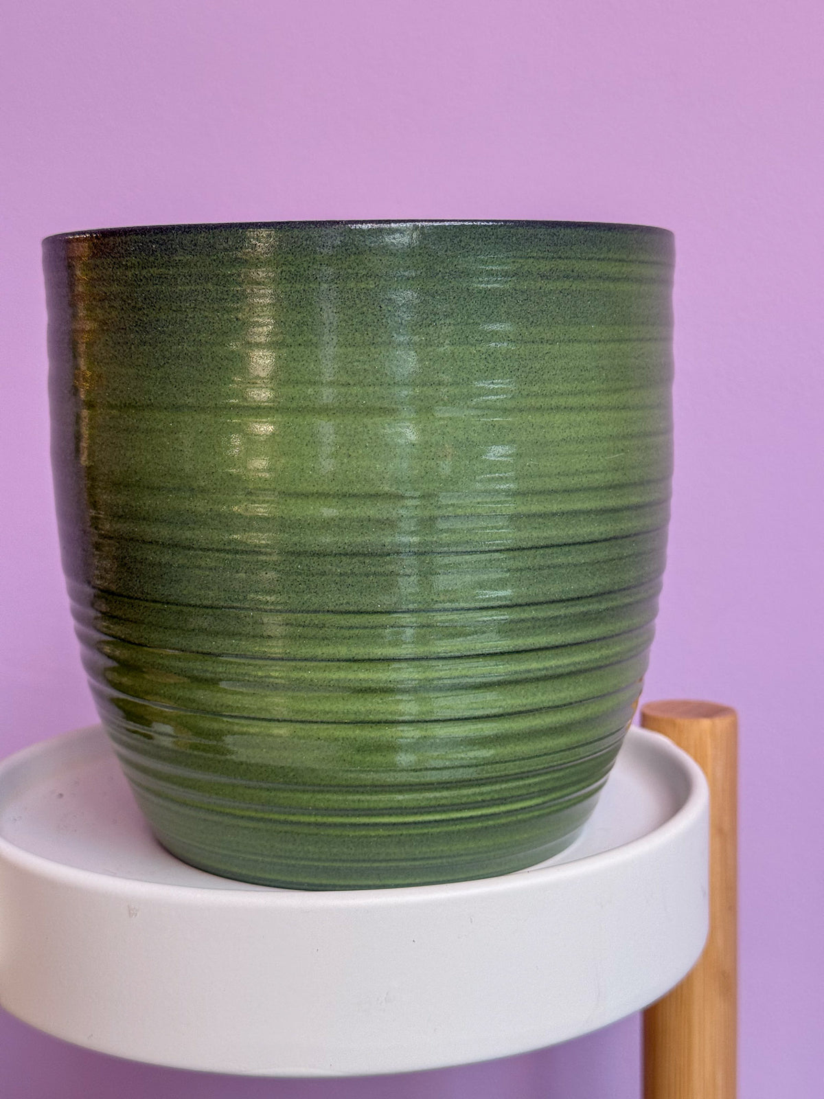 Green stripes pot d15