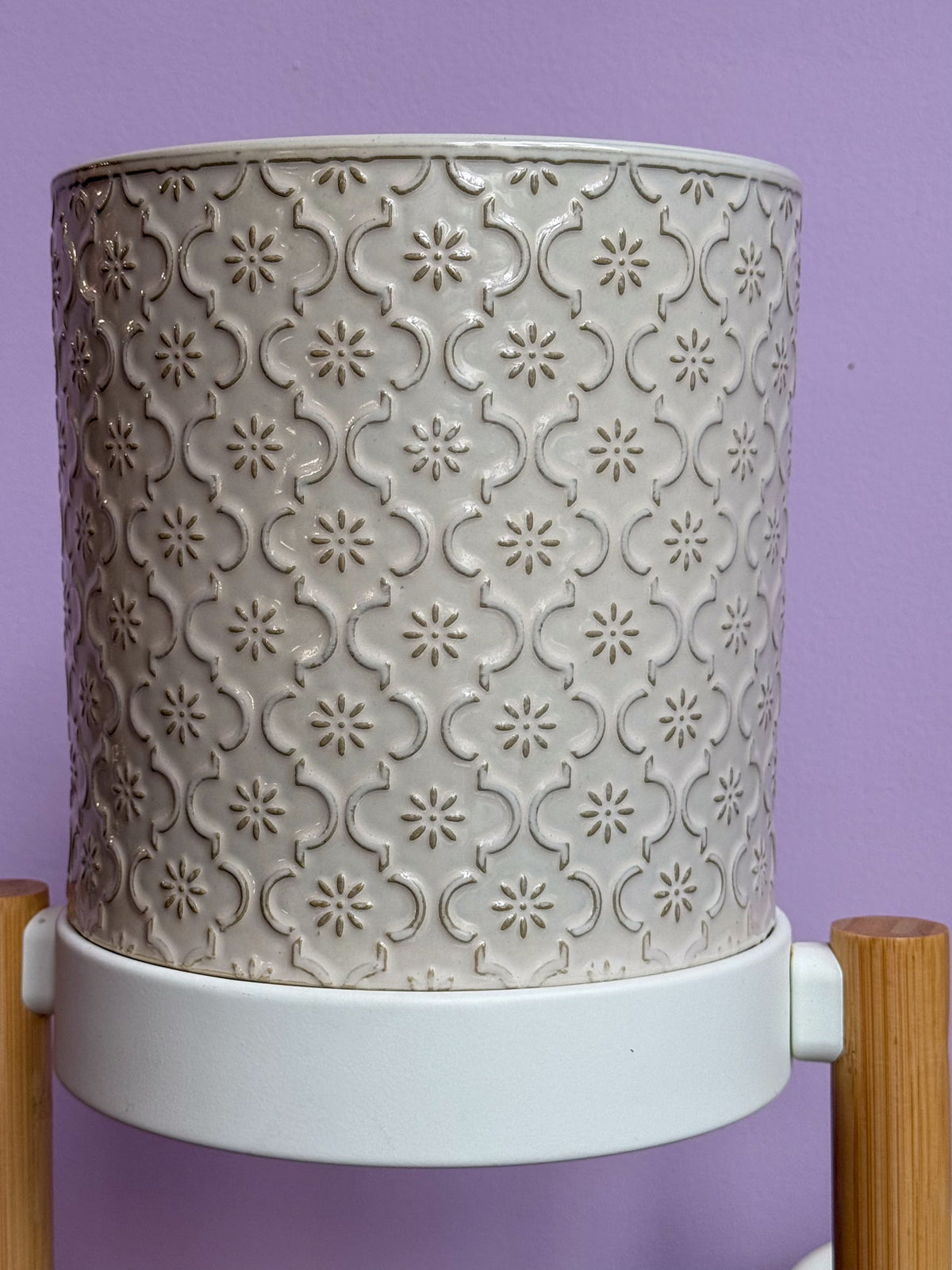 Vintage lace pot d18