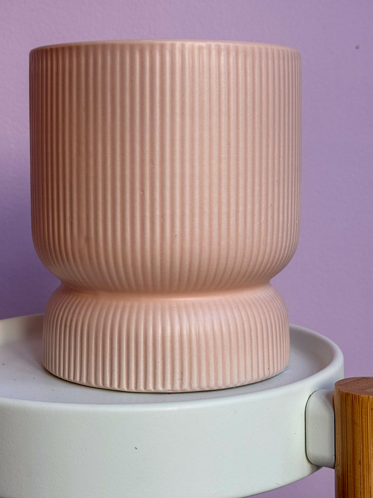 Hourglass pink matt pot d12