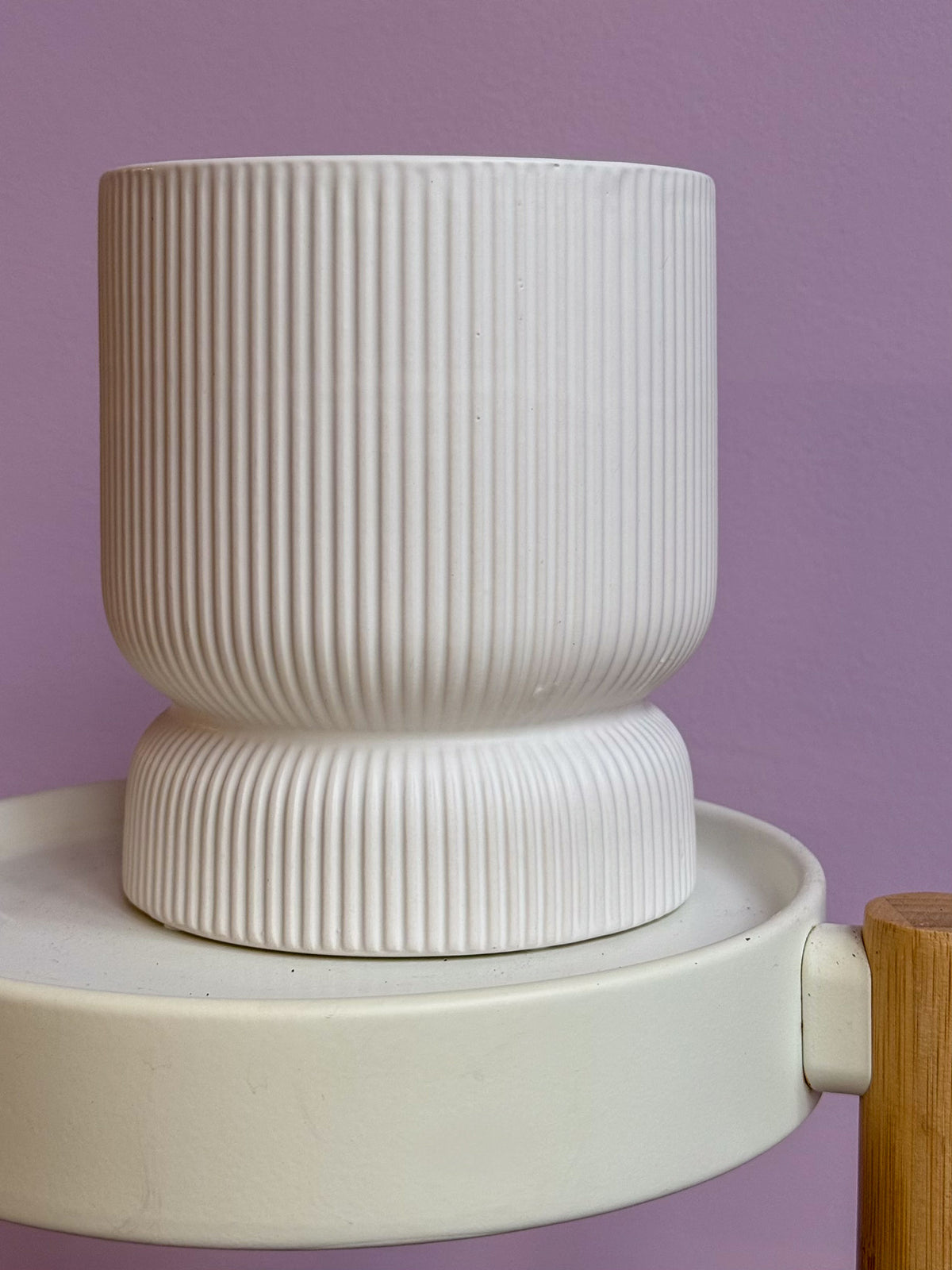 Hourglass white matt pot d12